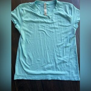 Lululemon top 4